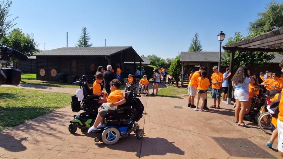 campamento inclusivo, ASPAYM, El Bosque de los Sueños, ocio inclusivo, discapacidad infantil, turismo accesible, campamento El Bierzo, ASPAYM Castilla y León, inclusión social, actividades inclusivas, menores con discapacidad, campamento de verano