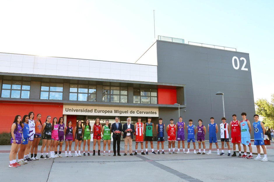 Baloncesto Femenino León, CD San Isidro Valladolid, CB Babieca Burgos, Lioness Basketball, CB Ponce Valladolid, Baloncesto Femenino Burgos, Baloncesto Arelsa Salamanca, CB Villamuriel, CD Maristas Palencia, CB Avenida Salamanca, CD Lourdes Valladolid y CB Santa Marta.