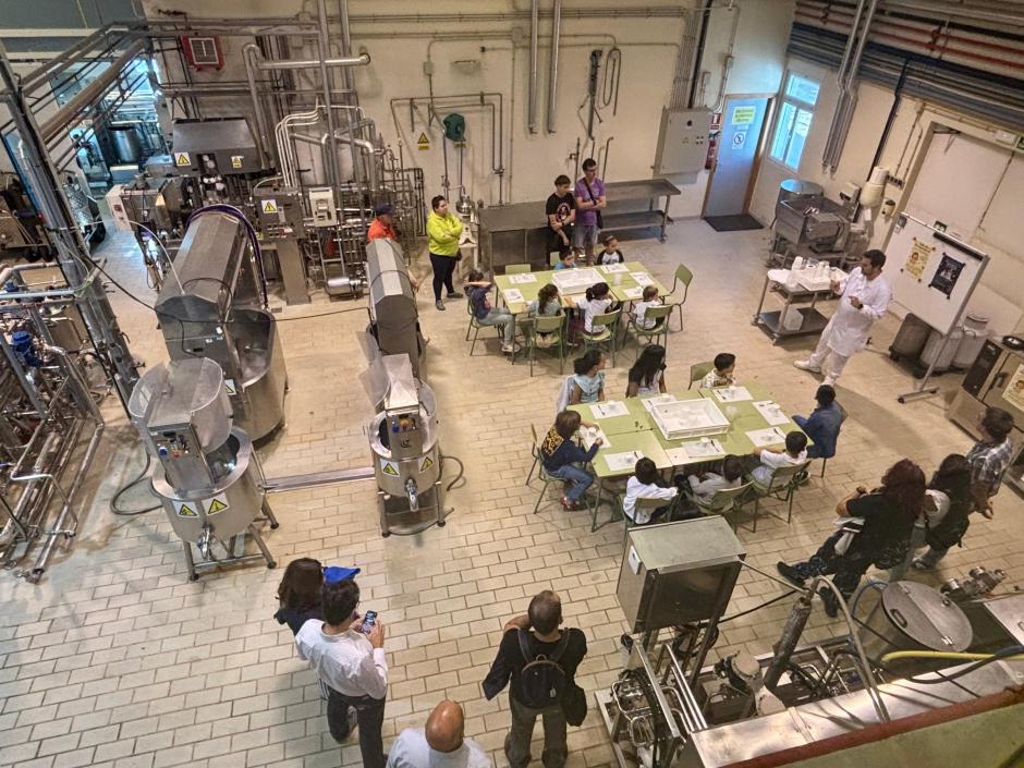 Noche Internacional de los Investigadores, divulgación científica, ciencia en familia, Estación Tecnológica de la Leche, ITACyL, sector lácteo Castilla y León, talleres ciencia niños, procesos lácteos, innovación agroalimentaria