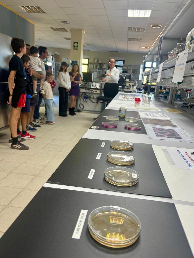 Noche Internacional de los Investigadores, divulgación científica, ciencia en familia, Estación Tecnológica de la Leche, ITACyL, sector lácteo Castilla y León, talleres ciencia niños, procesos lácteos, innovación agroalimentaria