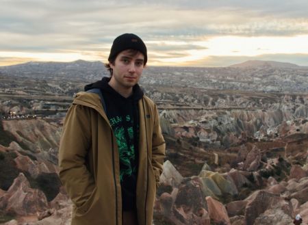 Marcos Roddie, cineasta leonés, Programa de refugio creativo, residencias artísticas León, arte comunitario, La Fontana Armunia, cine documental joven, San Juan de Dios León, Ana Mendieta, creación colectiva, artistas emergentes León, cine experimental, audiovisual Castilla y León