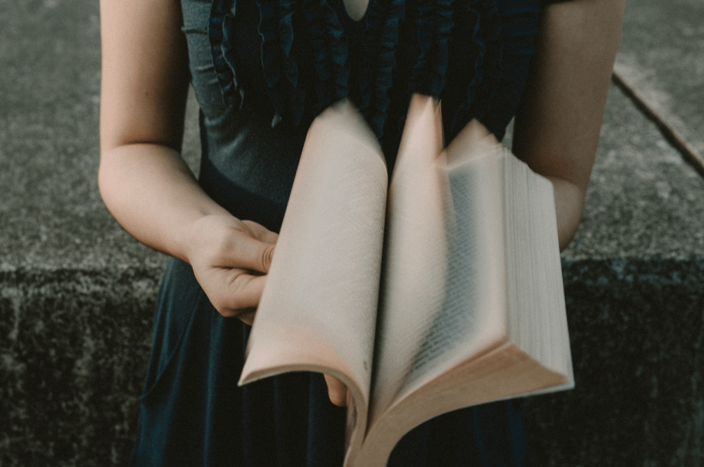 BookTok triunfa en redes, pero el 84% no lee más. Datos del estudio Fnac Voices sobre hábitos de lectura.