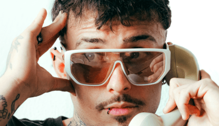 El artista madrileño DENAIAL presenta su nueva etapa musical con conciertos en Madrid y Logroño tras el lanzamiento del álbum conceptual “1620” y el single “Sin Censura”.