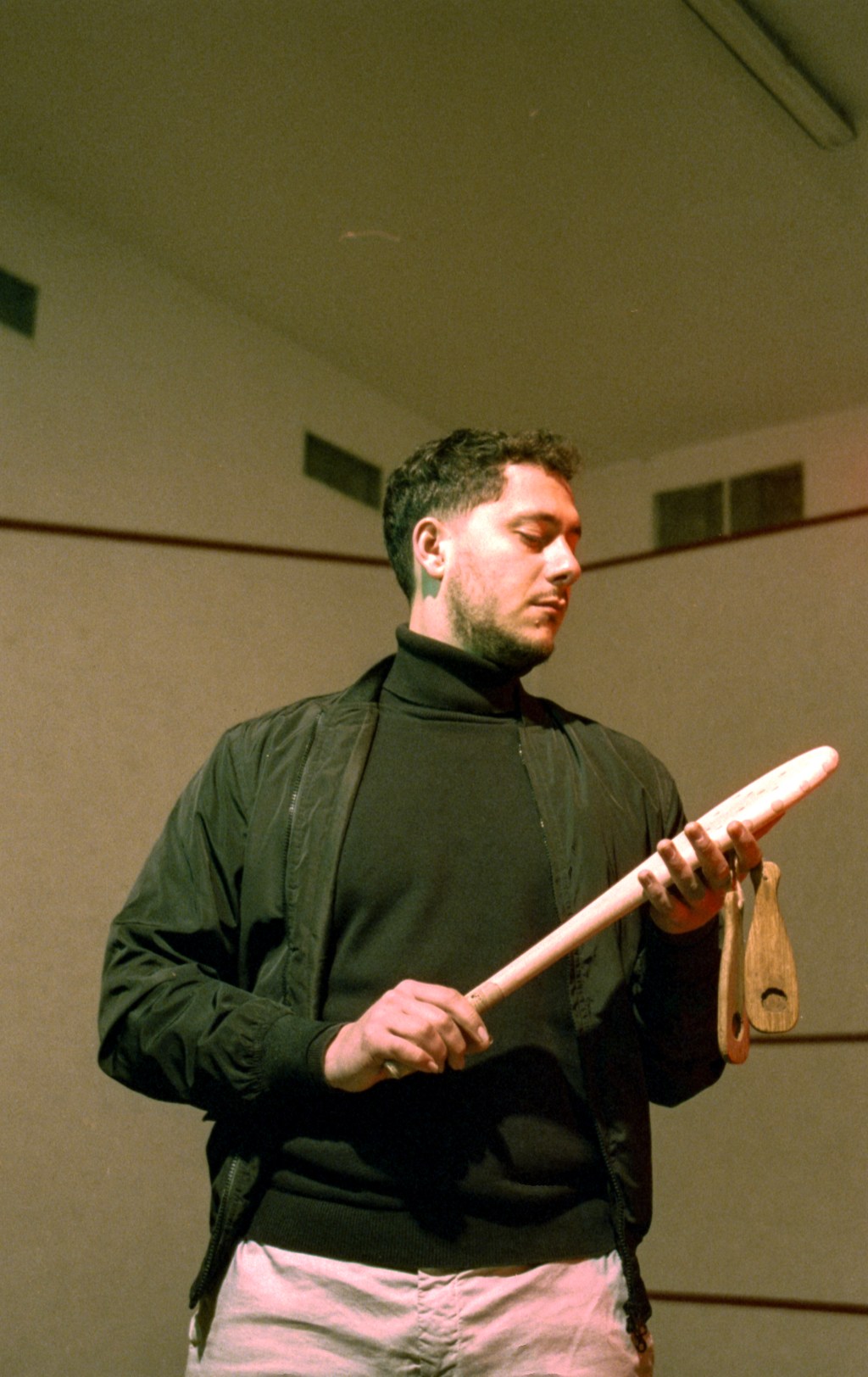 Diego Baeza publica El Pajarito, segundo adelanto de su álbum debut 20/2000, un proyecto que fusiona paloteo castellano, dulzaina y electrónica contemporánea desde Tierra de Pinares.