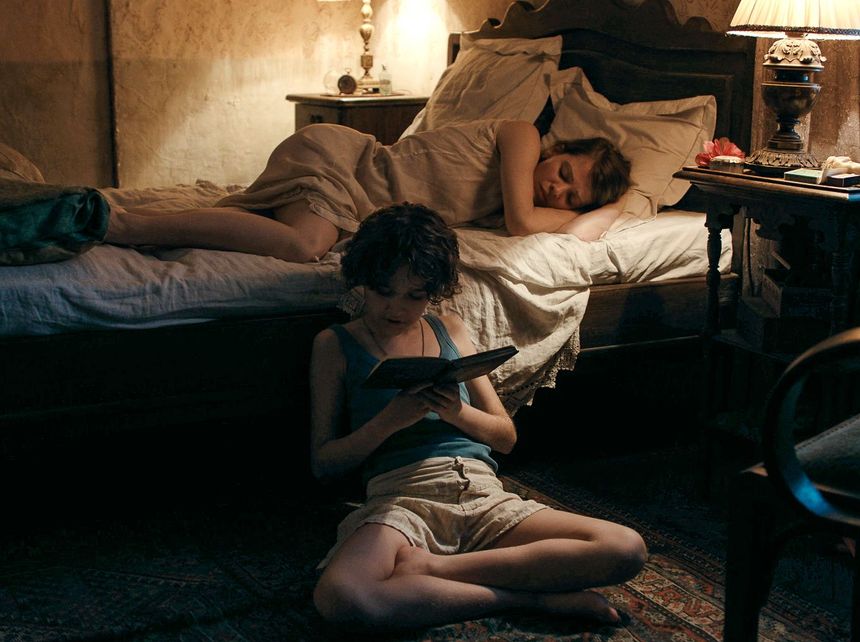 La habitación de Mariana, de Emmanuel Finkiel y protagonizada por Mélanie Thierry, llega a los cines el 17 de abril con una conmovedora historia sobre el Holocausto desde la mirada de un niño oculto.