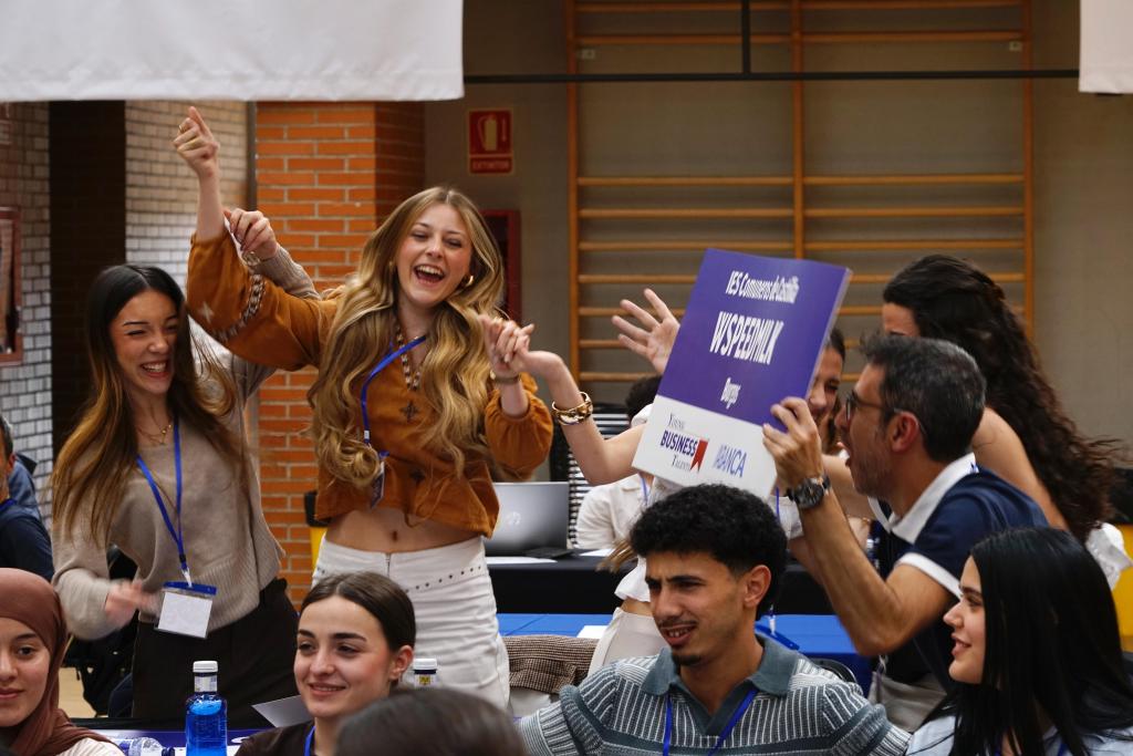 Young Business Talents 2026, IES Comuneros de Castilla Burgos, mejores empresarios virtuales España, simulación empresarial educativa, ABANCA Praxis MMT, final nacional Young Business Talents, emprendimiento jóvenes España, competición empresarial preuniversitaria