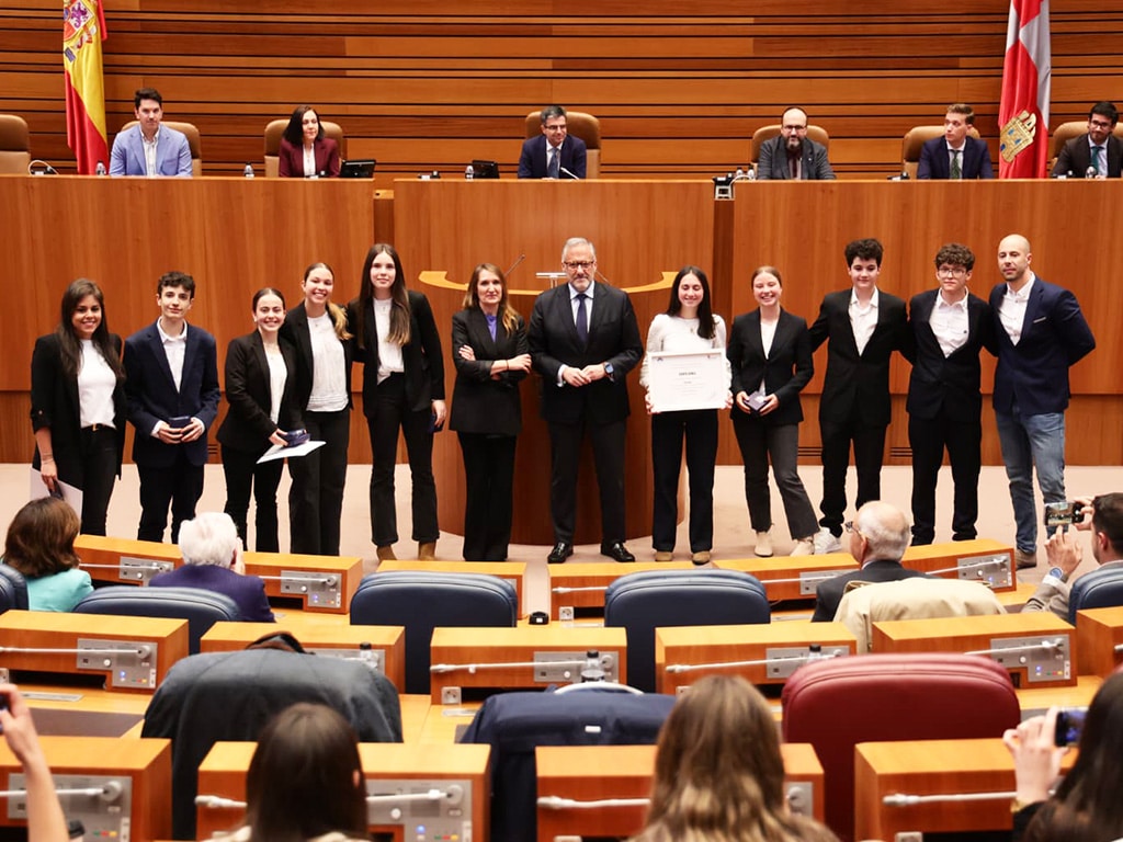 Los ganadores representarán a la comunidad en la competición nacional preuniversitaria