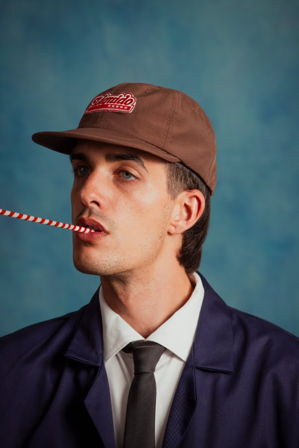 RUVENRUVEN lanza ‘Líquido’, crítica al streaming