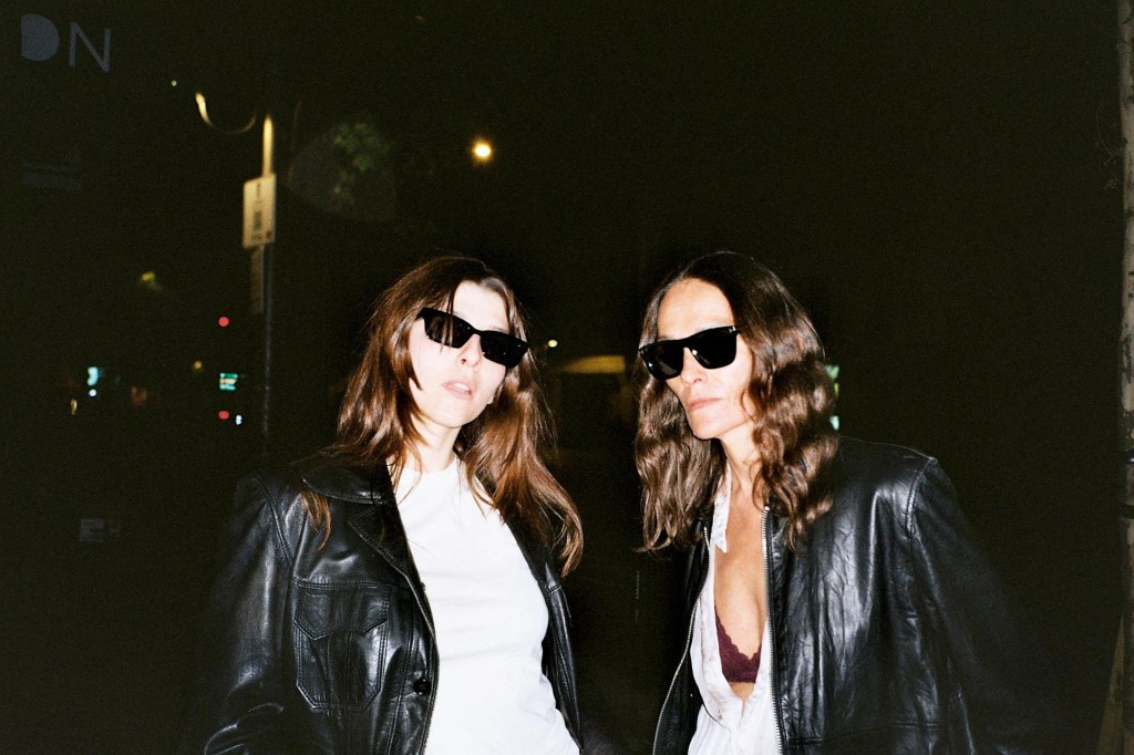 La artista presenta pieza visual dirigida por ella misma mientras consolida Reset Tour 2026 por salas de toda España.