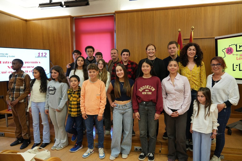 La Agencia de Protección Civil distingue a alumnos en el concurso ‘¿Qué es para ti el 1-1-2?’ con alta participación en Castilla y León.