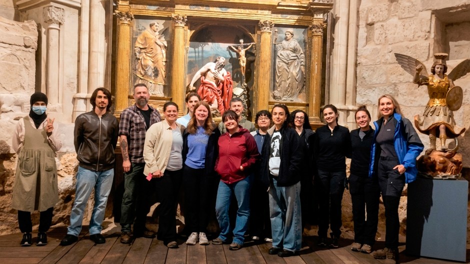 La Catedral de Palencia acoge la segunda edición del curso internacional de antropología y arqueología funeraria con estudiantes de siete países y análisis de restos humanos históricos.