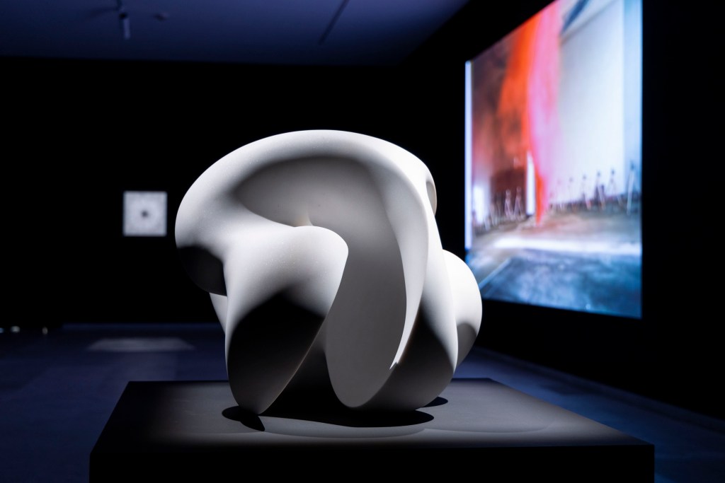 El Museo Patio Herreriano presenta “Es solo una sensación”, una muestra que revisa su colección desde la experiencia sensorial.