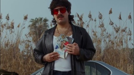 El sencillo sirve como carta de presentación de un nuevo proyecto discográfico previsto para los próximos meses.