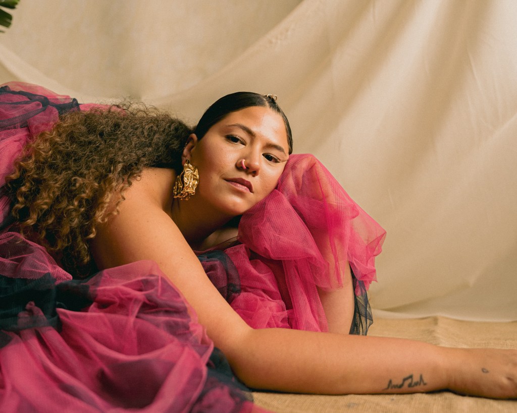 Marina y su Melao publica “Rezo al agua (Cerrero Remix)”, una relectura electrónica de la bomba puertorriqueña para la pista de baile.