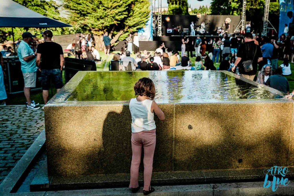 Afroblue Festival regresa a Segovia con conciertos internacionales, sesiones vermú y actividades culturales en un entorno único.