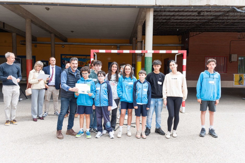 Estudiantes analizan el agua como recurso clave en Palencia desde la salud, el territorio y el consumo en un encuentro educativo.