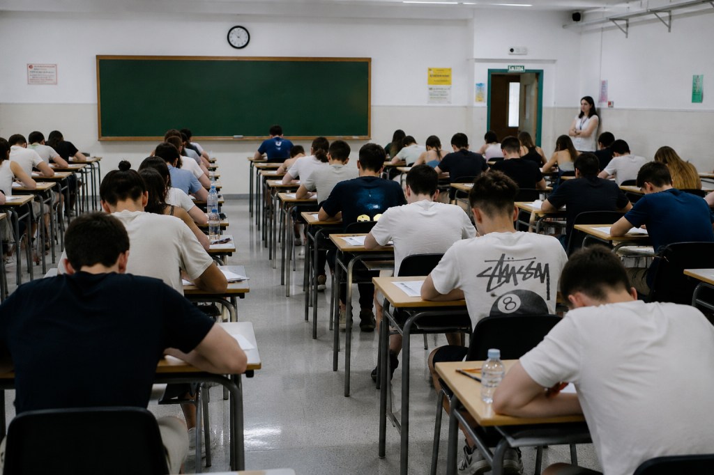El 22% cambia o abandona carrera en el primer año