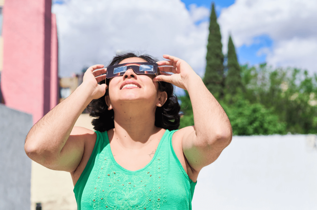 clipse solar Valladolid, gafas para el eclipse, Museo de la Ciencia de Valladolid, eclipse 12 de agosto de 2026, observación segura del Sol, Una vista única cuídala, FECYT, ONCE, eclipse total de Sol, astronomía Valladolid