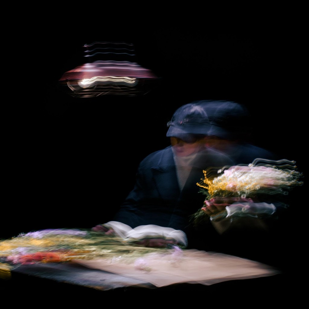 va McBel presenta «Consider Me», cuarto adelanto de To All The People I've Loved, compuesto en Londres y producido por la artista.