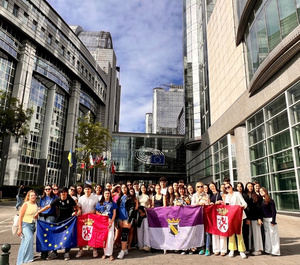 IES Fernando I, Valencia de Don Juan, Escuela Mentora del Parlamento Europeo, Escuelas Embajadoras, EPAS, Parlamento Europeo, institutos de León, IES Claudio Sánchez Albornoz, IES Padre Isla, IES Juan del Enzina, IESO La Pola de Gordón, embajadores júnior, embajadores sénior, Infopoints, Día de Europa, educación europea, ciudadanía europea, educación secundaria Castilla y León