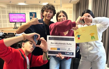 YMCA ha atendido a 1.195 jóvenes mediante Empleo 5G y Recalculando Ruta. El 90 % de quienes han completado Empleo 5G ha encontrado trabajo.